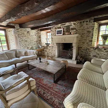 Ferienhaus La Rouliere En Aubrac Montpeyroux (Aveyron)