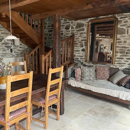 La Rouliere En Aubrac *